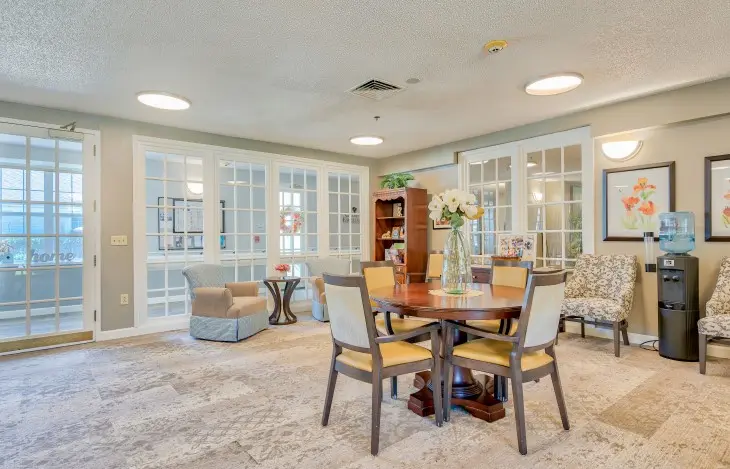 Common area at American House Hendersonville Senior Living